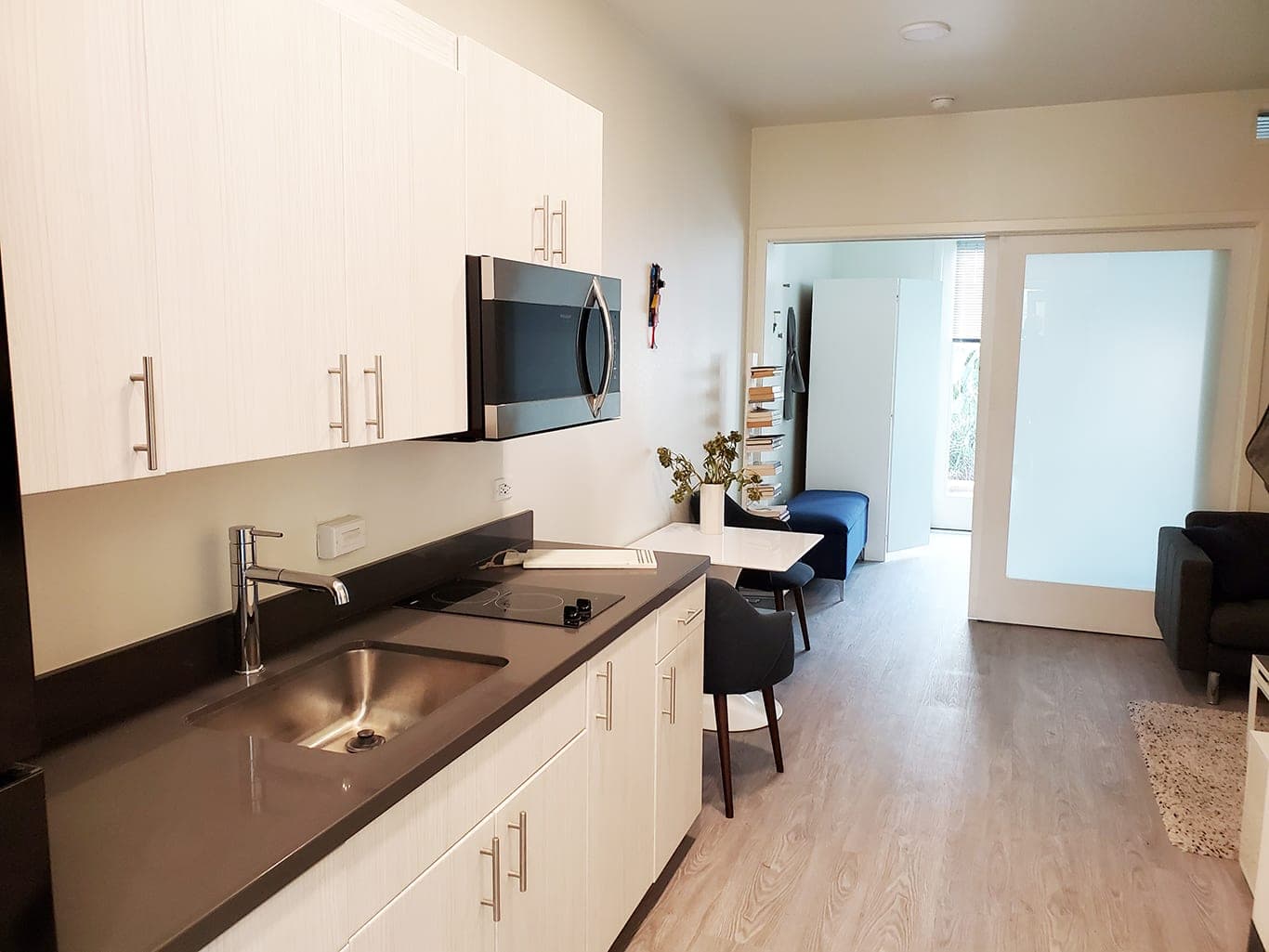 4252 Crenshaw — photo 3