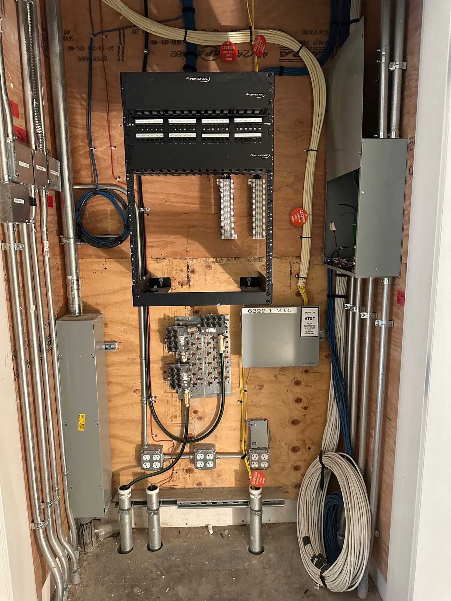 Low Voltage — photo 4